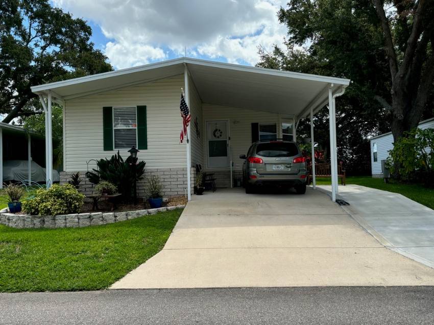 Lake Alfred, FL Mobile Home for Sale located at 536 Club Hill Rd Kings Pointe